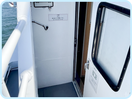 トイレ・日よけ完備で快適！